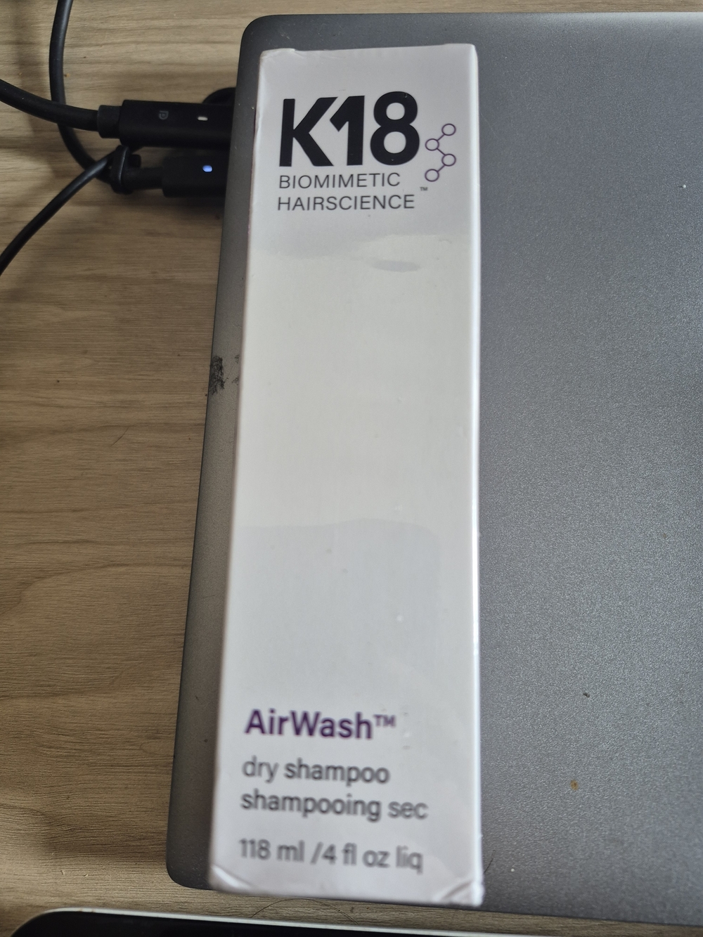 Kerastase K18 AirWash Dry Shampoo – White with Purple Text